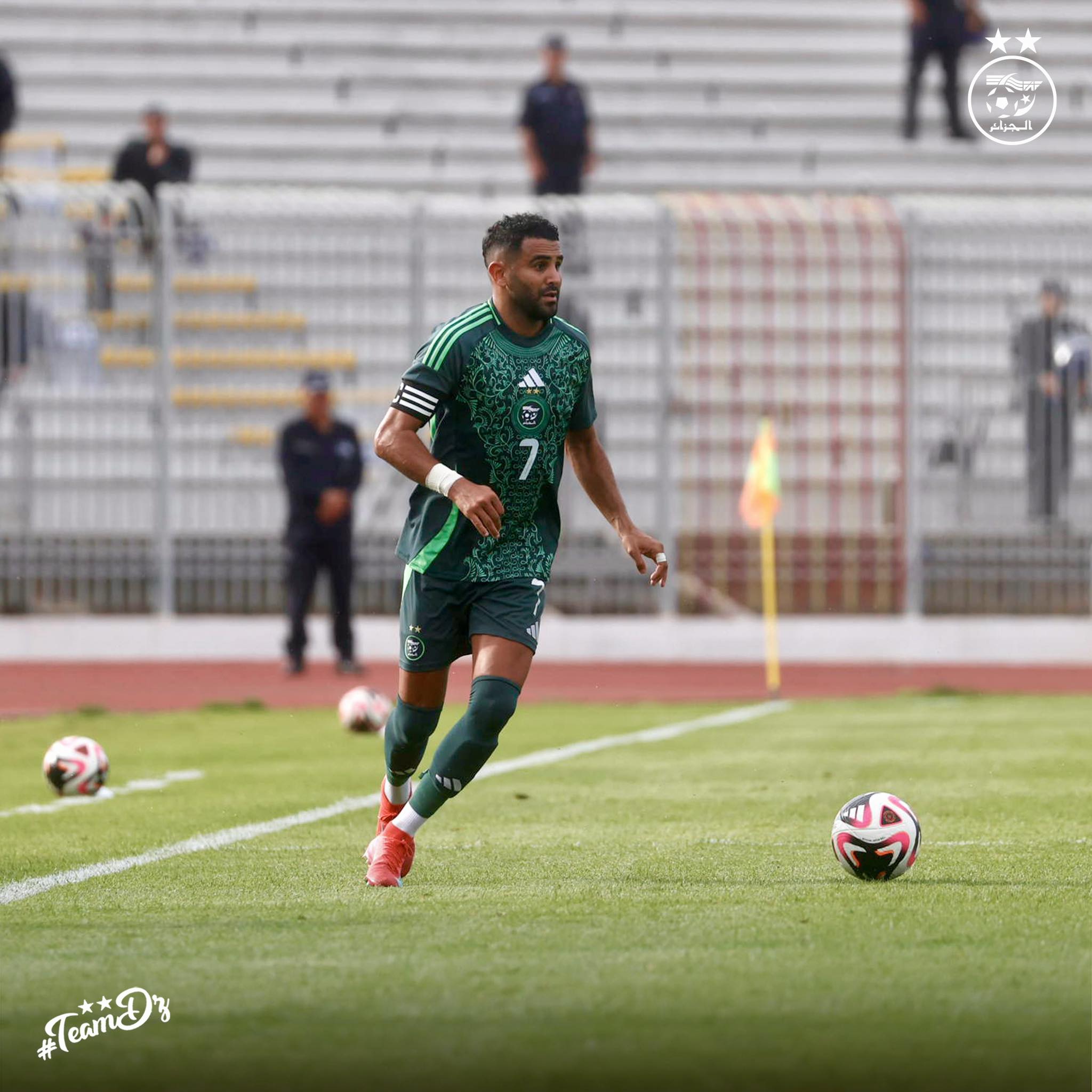 Mahrez félicite l’équipe réserve du CRB  