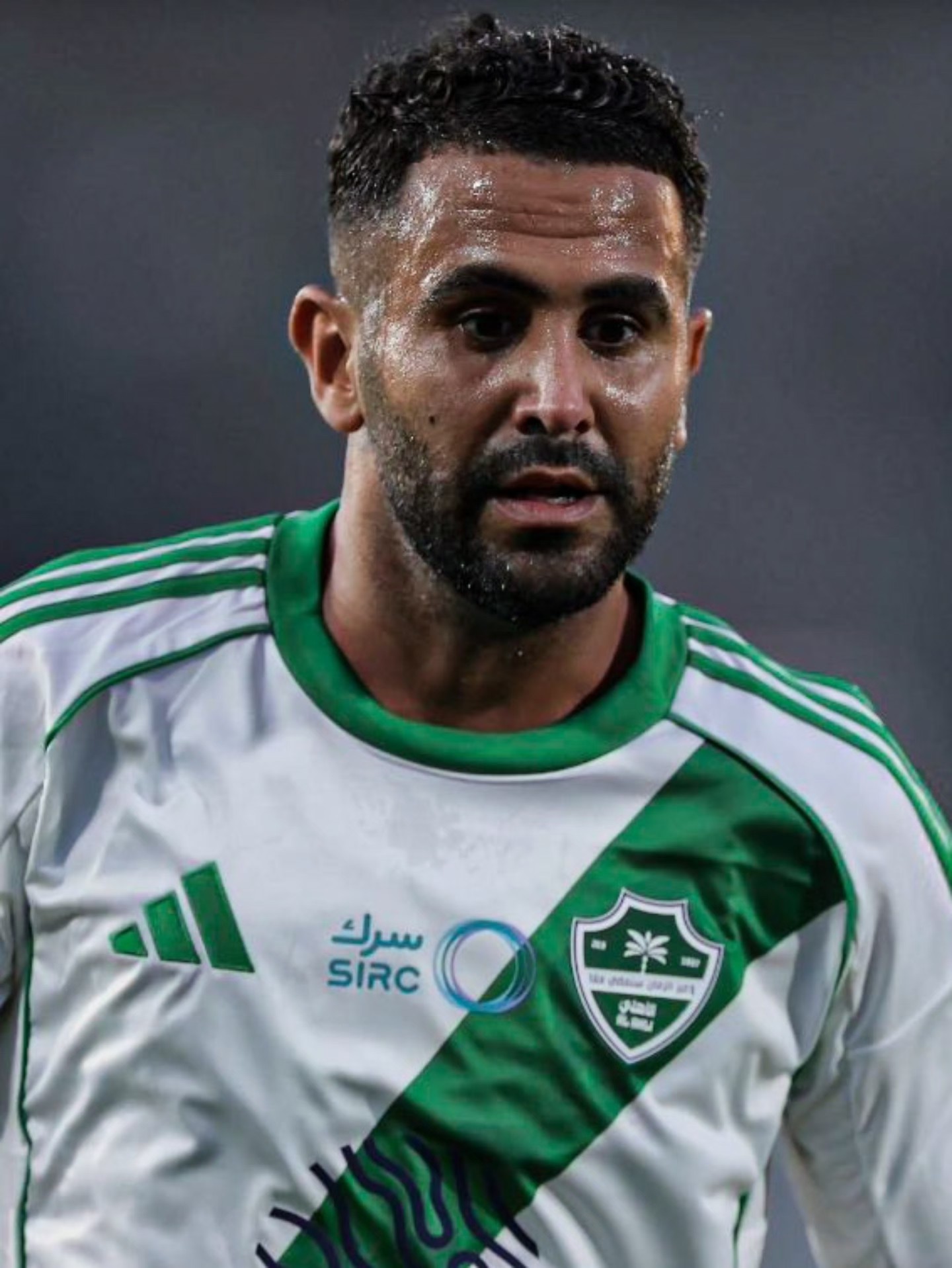 Le message fort de Mahrez aux binationaux indécis: «c’est un peu malsain de rester au milieu et d’attendre»