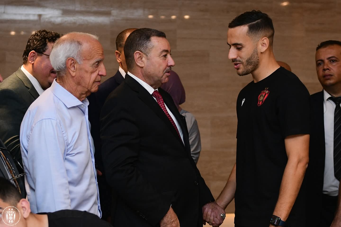Finale de la Coupe d’Algérie : l’USMA reçoit la visite du ministre des Transports